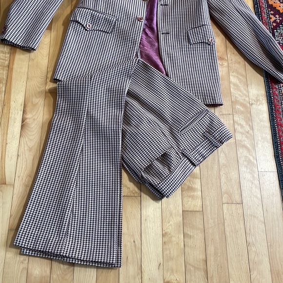Men's 1960s checkered polyester suit with bell bottom pants - Picture 8 of 9